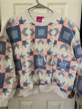 QUEEN OF SPARKLES White Sweatshirt with Blue and Pink Star Patchwork